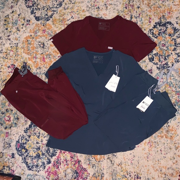 FIGS SCRUBS - Picture 1 of 2